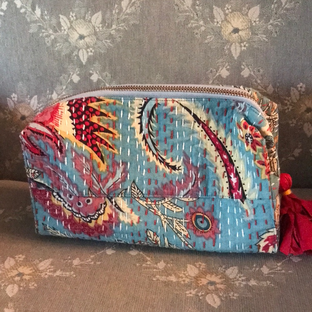 Vliving zippered bag with tassel